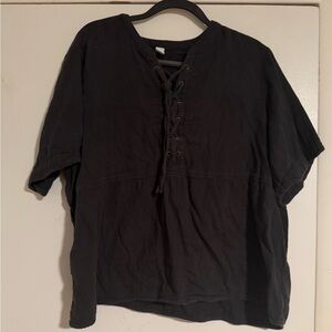 Old Navy tie-detail blouse | black with gold details in XXL